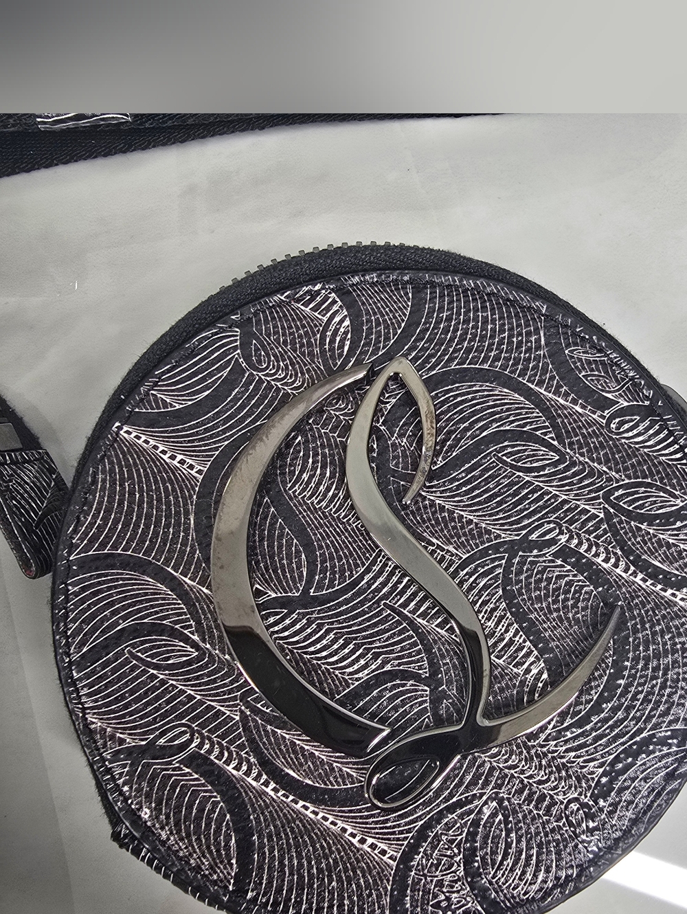 Christian Louboutin Black Embossed Leather Chain Shoulder Bag - Picture 4 of 14